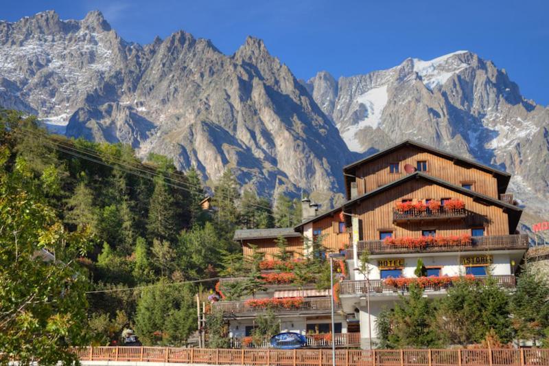 Hotel Astoria Courmayeur Exteriör bild