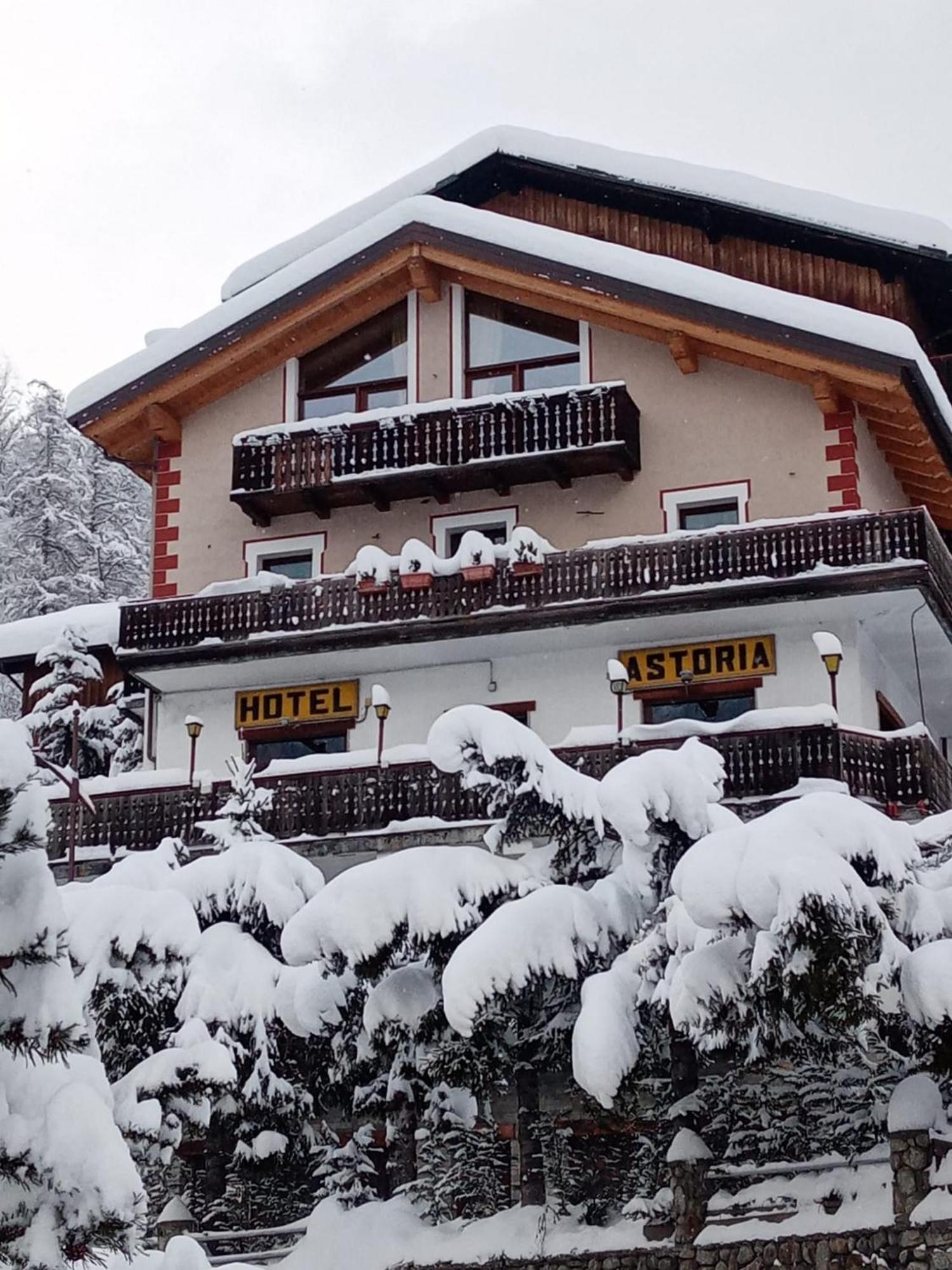 Hotel Astoria Courmayeur Exteriör bild